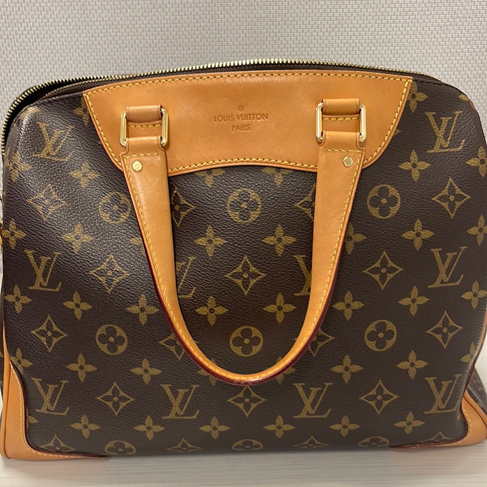 Gently used LV bag!